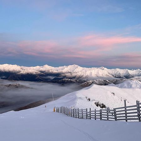 Alpine Mirage Villa Queenstown Bagian luar foto
