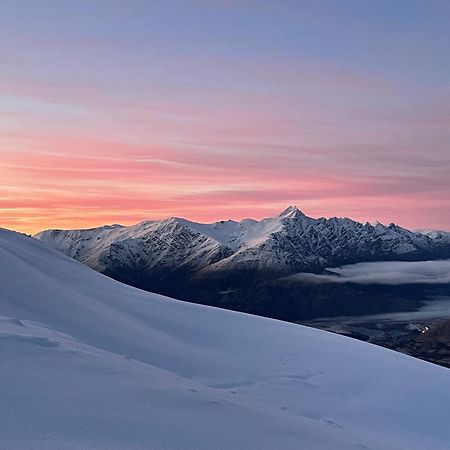 Alpine Mirage Villa Queenstown Bagian luar foto