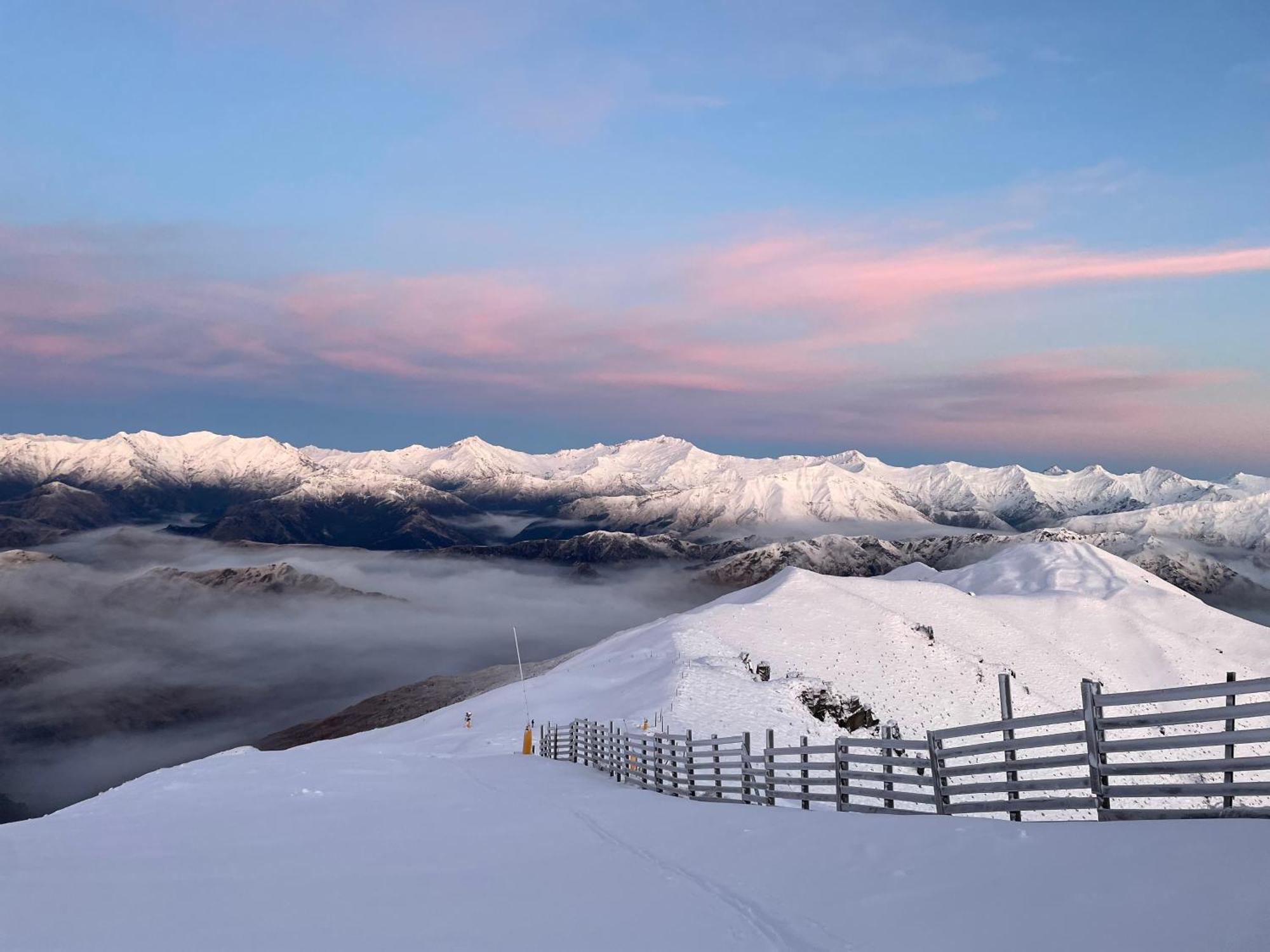 Alpine Mirage Villa Queenstown Bagian luar foto