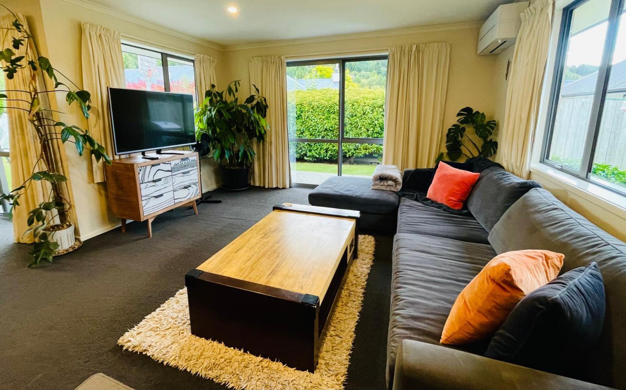 Alpine Mirage Villa Queenstown Bagian luar foto