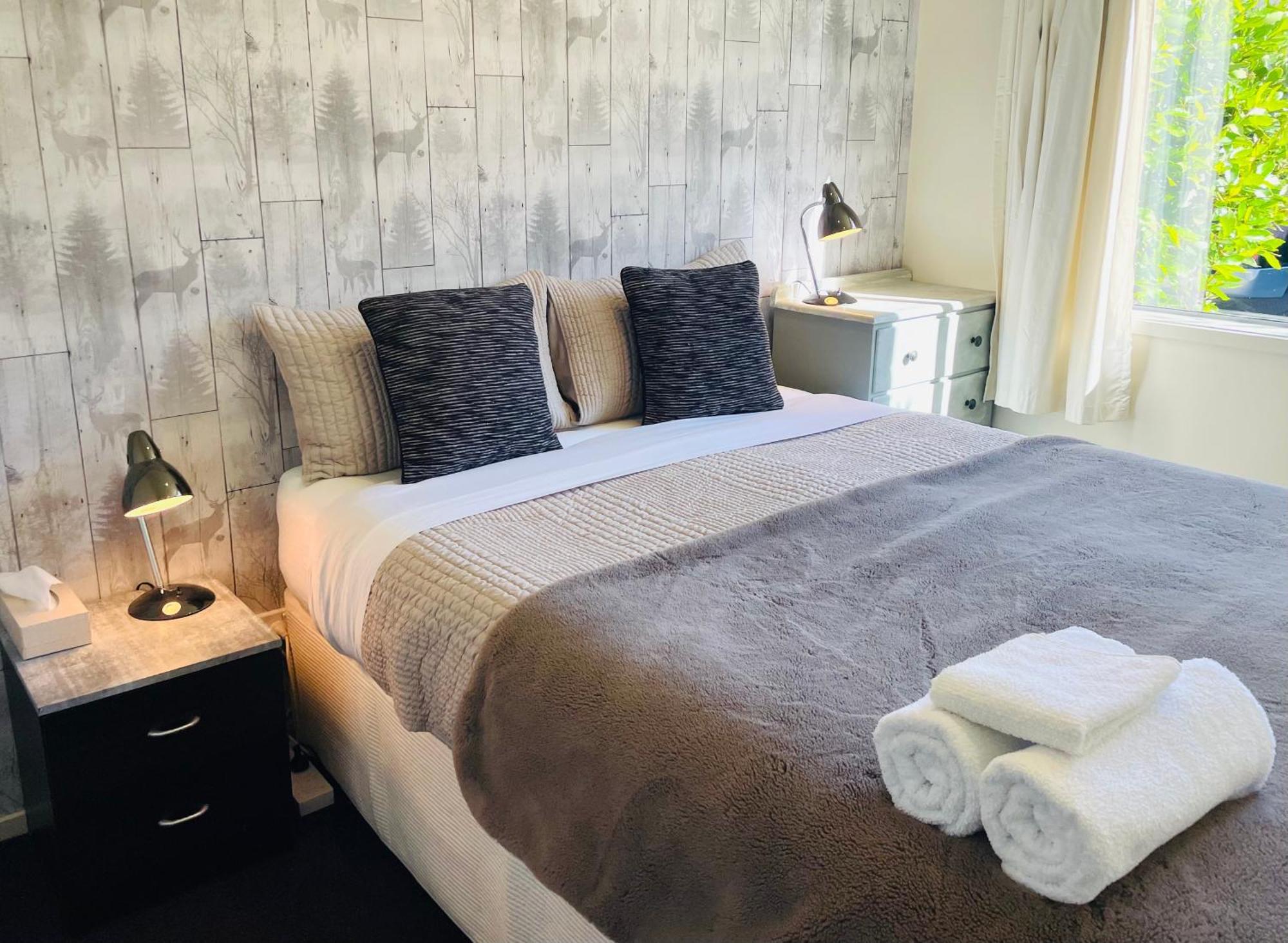Alpine Mirage Villa Queenstown Bagian luar foto